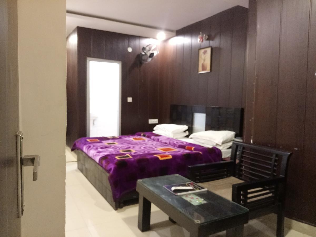 Hotel Wildrose Dalhousie Bagian luar foto